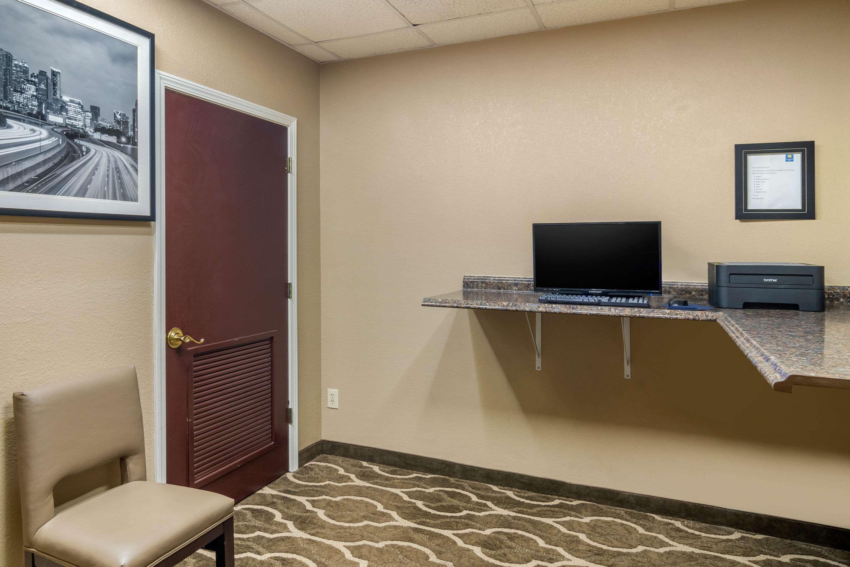 Comfort & Atlanta-smyrna Hotel 3*